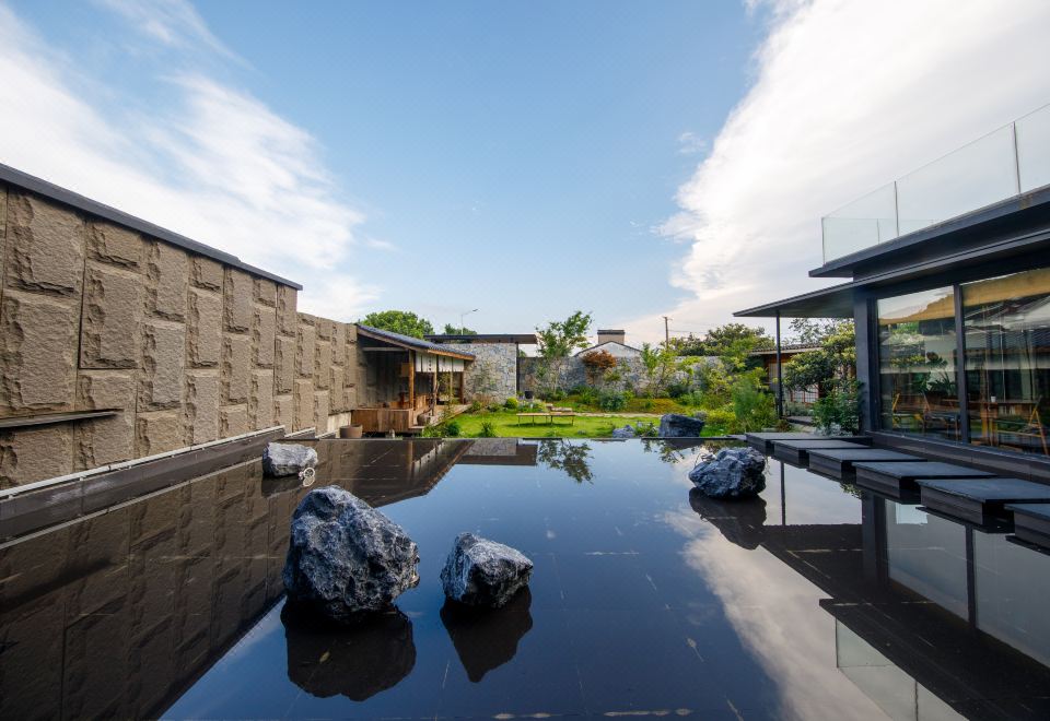 蘇州伴山璞園·溫泉私湯·侘寂風度假民宿（太湖西山風景區店） - 2025