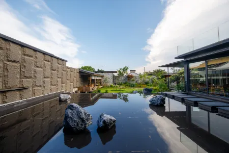 Suzhou Banshan Liyuan Hot Spring Resort Homestay (Taihu Xishan Scenic Area) Отели рядом с достопримечательностью «Zhili Ancient Village»