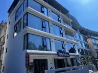 Love This Life Inn Hotels near Li River Scenic Area