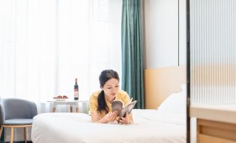 Ruilai Yuelv Hotel (Luoyang Railway Station Metro Station Branch)