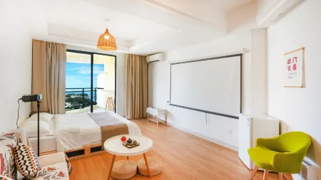 Dongshan Jinluan Langyu WaveWhisper Scenic Apartment (Jinluanwan) Отели рядом с достопримечательностью «Jinzijing Square»