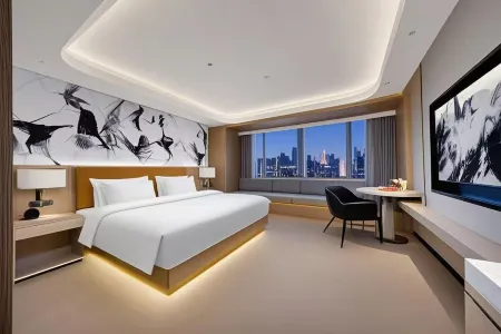 Jinjiang Xinyu Hotel (Wanyehui Commercial Plaza Quanzhou South Station Branch) Отели рядом с достопримечательностью «Anping Bridge»