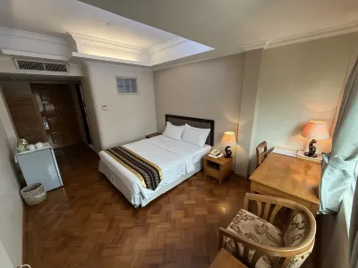 Grand Laurel Hotel