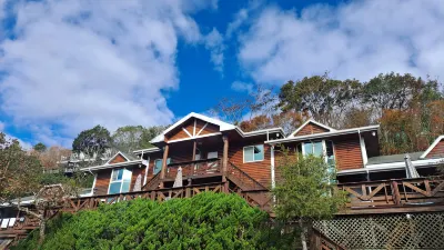 Yosemite Park B&B Hotels in Cingjing Farm