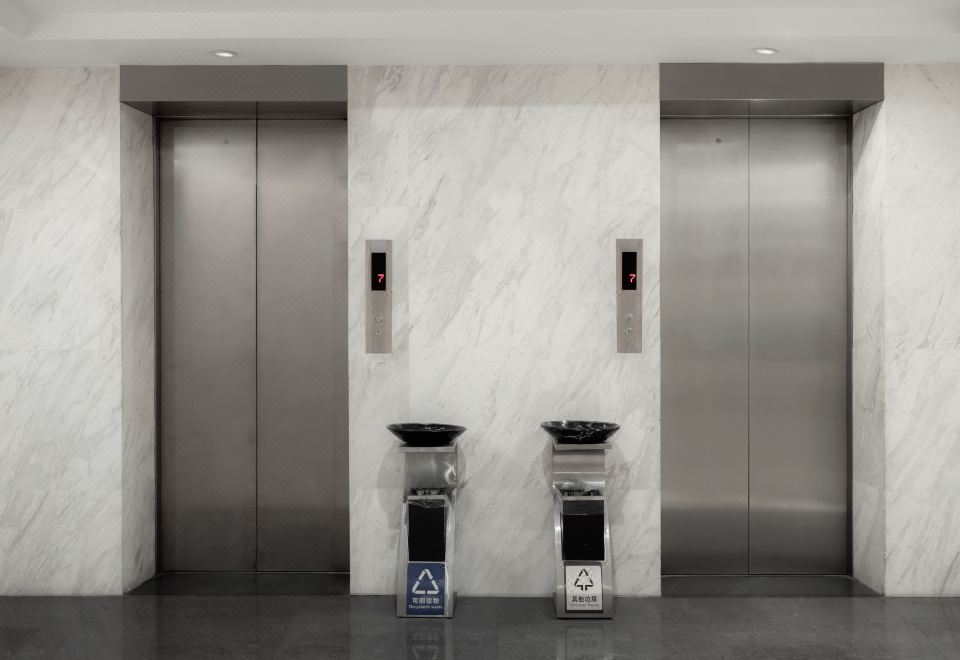 시티 컴포트 인 선전 룽화 버스 스테이션