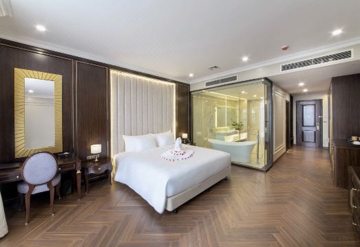 Adamo Hotel Hung Yen