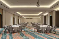 Aloft Surabaya Pakuwon City - parking