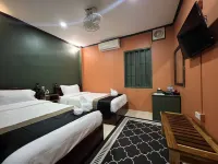 Little Friendly Guest House with Pool Hotel di 
