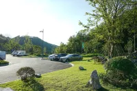 Deep World Hotel - parking