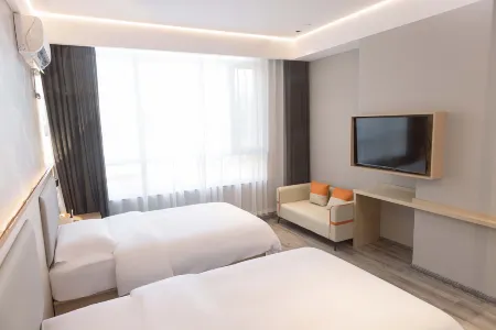 Zhumei Jiahe Hotel (Zhangqiu Biguiyuan) Отели рядом с достопримечательностью «Shandong Hiteam Institute of Software Engineering»