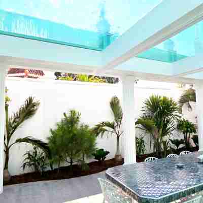 STARLAND 芭達雅步行街豪華泳池別墅 Hotel Exterior