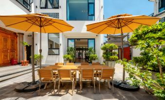 Xiaochen's Family・Lakeside・Erhai Lake Resort(Dali Erhai Lake S Bay Ecological Corridor Branch)