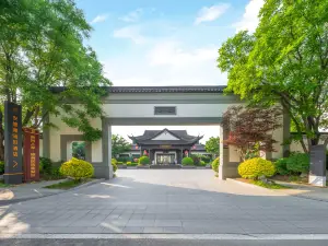 โรงแรมเฮนทีก อันเดอร์เลค