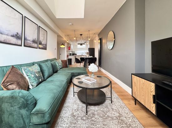 City Retreat on Queen Street