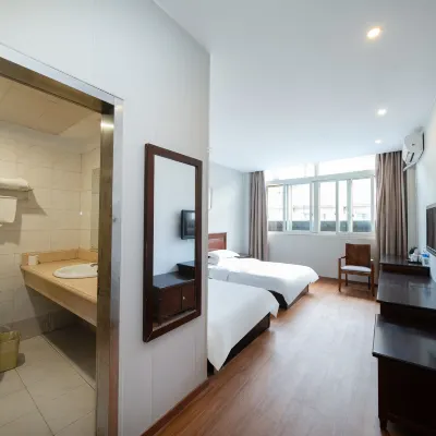Shanghai Yatai Holiday Hotel (Yushu Road) Hotels near Dacang Bridge