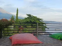 Amed Sari Beach Guesthouse Отели рядом с достопримечательностью «Пляж Амед»