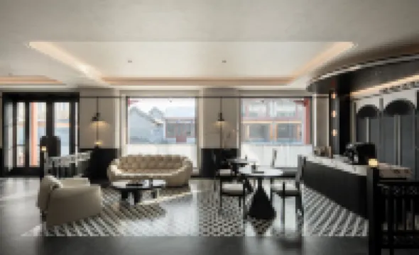 Fanhua Hotel (Dingzhou Chongwen Street)