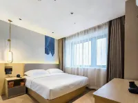 Yue'an Hotel (Urumqi High-Speed Railway Station North Square) 우루무치 호텔