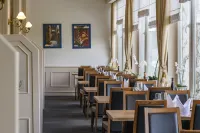 Hotel des Nordens by Sunday Hotels - فطور
