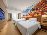 Vienna Hotel (Chengdu Xihua University Honggaolu Subway Station) Hotels near Pidu District