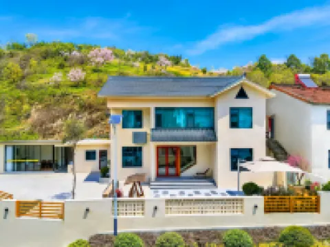 Miaoruoju Homestay • Wudang Mountain Ticket Office