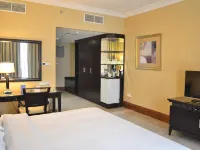 فندق شيراتون الخالدية Hotels near كاسر الأمواج في أبوظبي