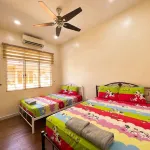 Sekinchan Spacious 2 and Half Storey Homestay 100m Walk to KFC 7 Eleven 24hr Clinic KTV BBQ - Wifi