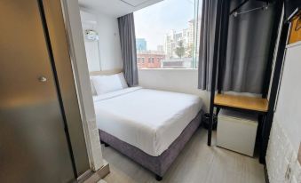 Ekonomy Hotel Myeongdong Premier