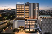 EASTERN GLORIA PLAZA HOTEL