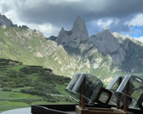 Lan Jing · Panoramic Sunrise & Mist View Retreat (Zhagana Scenic Area) テウォのホテル