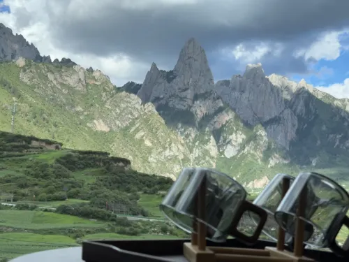 Lan Jing · Panoramic Sunrise & Mist View Retreat (Zhagana Scenic Area)