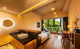 Liuhe Cangyuan Jingpin Guesthouse