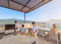 13th Floor · Mountain & Sea View · Pool · 2 min to Beach - ที่มีฟิตเนส