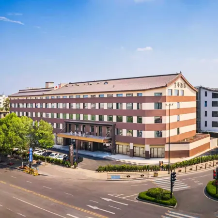 JI Hotel (Kaifeng Wansui Mountain East Gate Henan University Riverside Night Market)