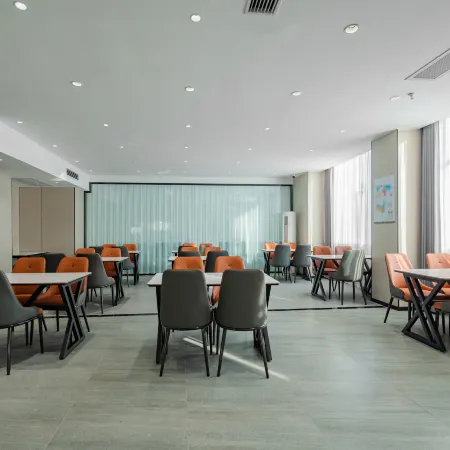 Super 8 Hotel (Anyue County Central Times Square)