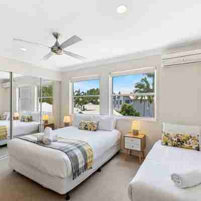 Noosa Entrance Waterfront Resort Rooms