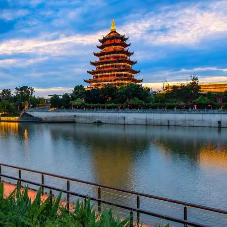 Shenxiangtang Riverview Art Hotel (Suining Dingsheng International Wanda Plaza)