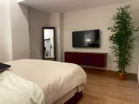 1 Bedroom Apartment | Safe | Near Airport & Metro -  Ferienwohnungen