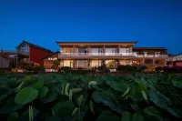 FIoating Life Dream Lake View Homestay