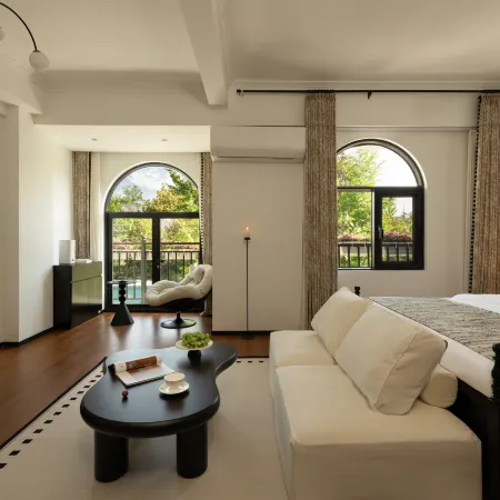 Lijiang Juelang Nanfa | Rizhao Jinshan French Garden Vacation Apartment (Shuhe Old Town)