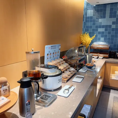 Homeinn Hotel (Qiqihar Wanda Plaza Jiefangmen)