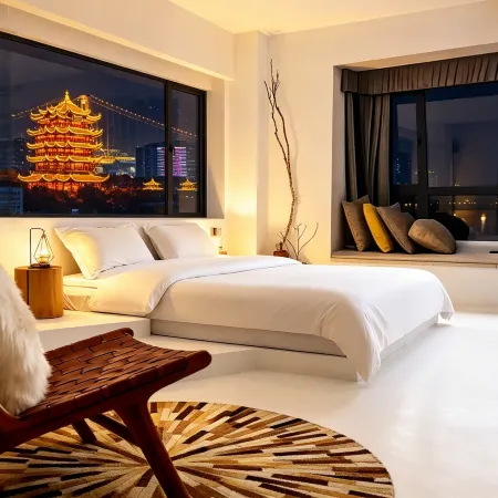 Ruolin Serviced View Apartment (Tanhualin and Jiyuqiao Dual Metro Station)