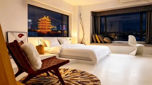 Ruolin Serviced View Apartment (Tanhualin and Jiyuqiao Dual Metro Station) - วิวภูเขา