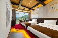 Floral · Gratitude Mountain Lodge · Luxury Wilderness Resort Hotel - 주차장