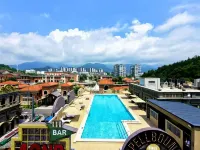 WYNDHAM GRAND PLAZA ROYALE LEGEND NANYUE - Rooftop Pools