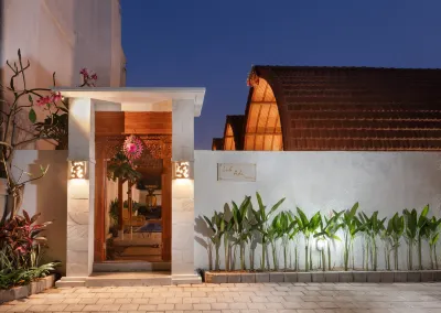 Luh Adi Villa 1, Modern Wooden Villa in Uluwatu Hotels in Uluwatu