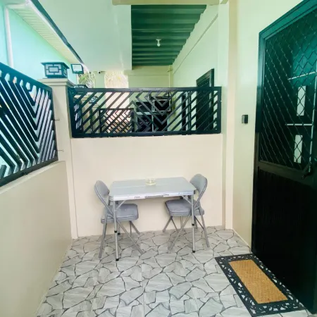 Amplayo Apartelle Studio Type Unit