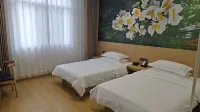 Tianchuang Huah River Homestay (Jiudun Overflow Skylight Cluster) - 2-Star