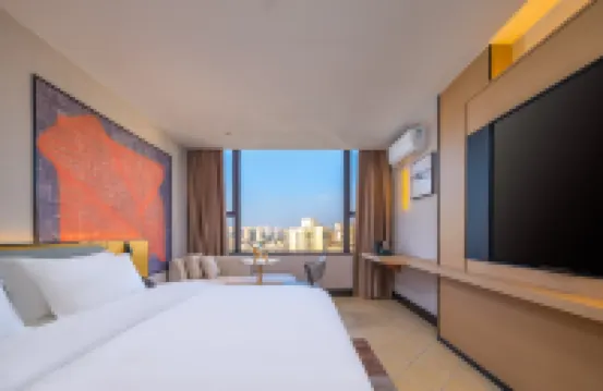Aili Wisdom Hotel (Haikou Friendship Commercial Plaza Qilou Old Street Branch)
