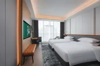 Nanchong Yilong Star City Plaza Park Hotel Hotels in Yilong